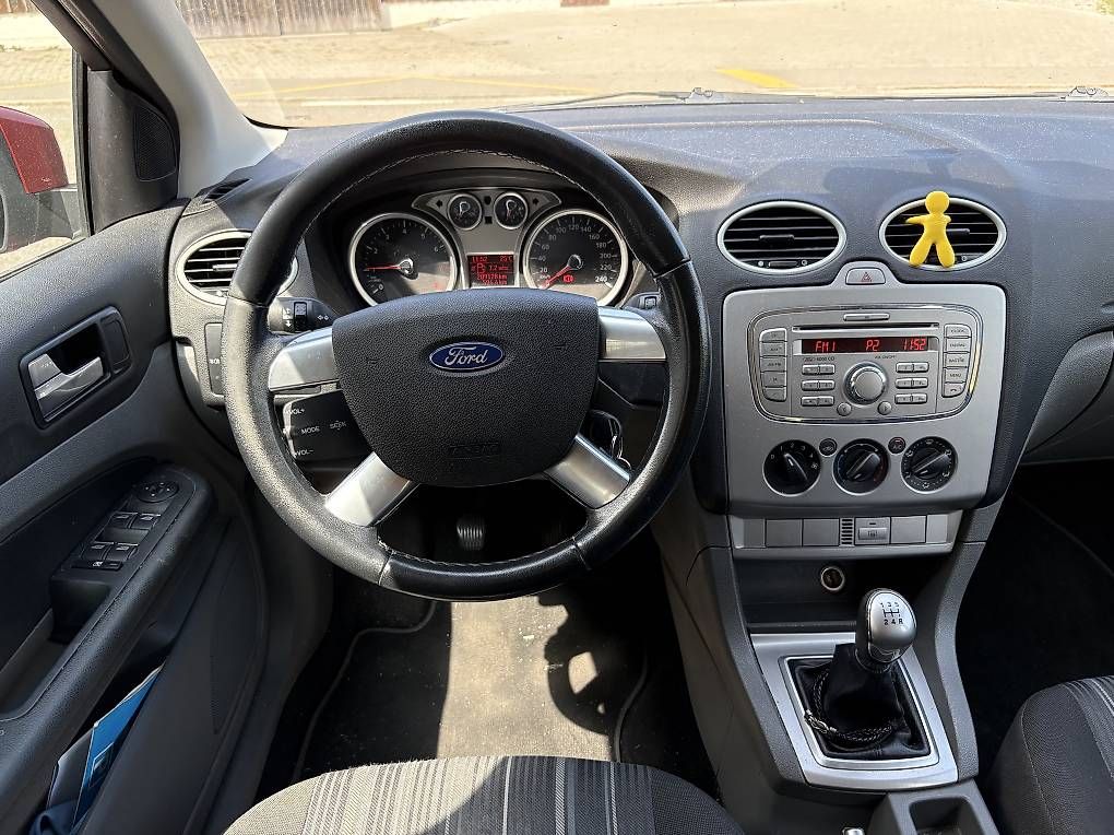 Autos: Ford Focus 1.6i VCT Carving 115 PS – D'occasion à Herisau par SuperSchmidi92 2