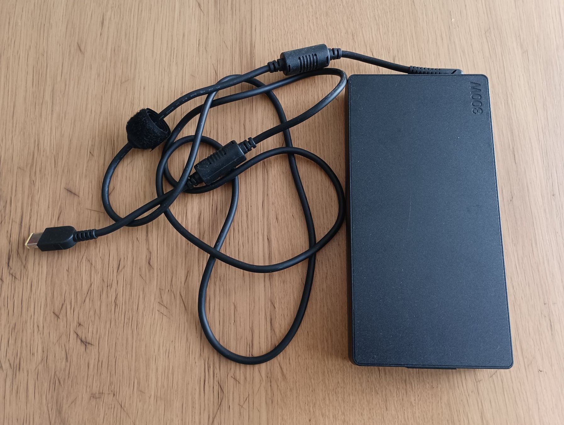 Lenovo Chargeur: Lenovo Legion Netzteil Powersupply 300W – D'occasion à Basel par Jbeu06