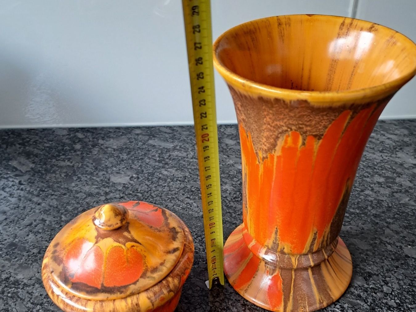 Vasi & Recipienti: Blumenvase und Deckeldose – Usato da Urnäsch venduto da Hua-Hin