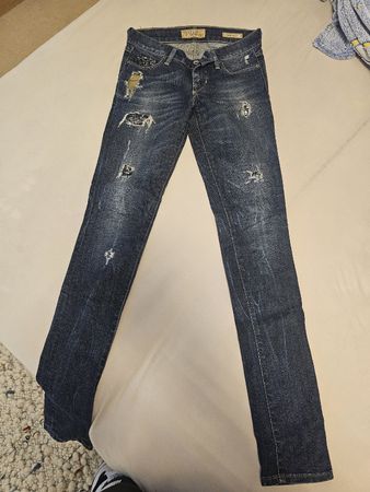Top Guess Jeans von Please, Grösse 25 neuwertig