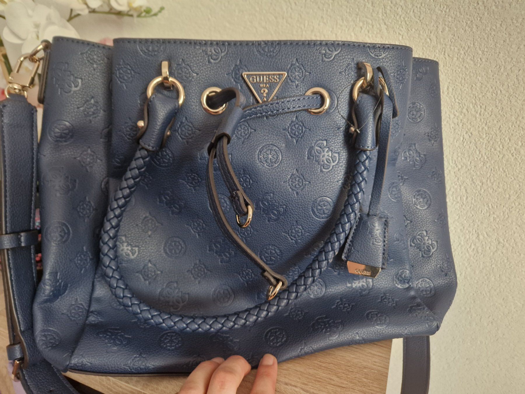 Guess Borse da donna: Sac Guess authentique neuf bleu – Usato da Missy venduto da valentine17