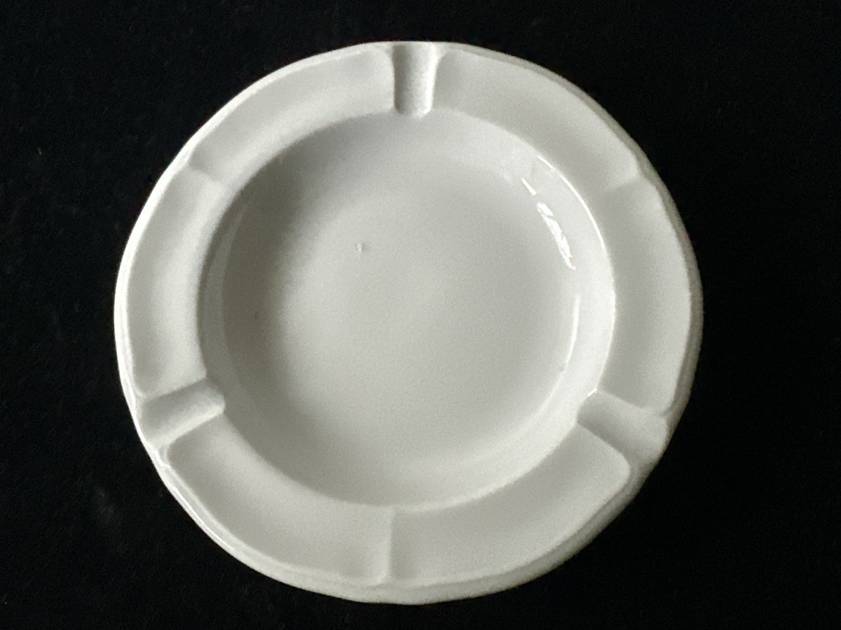 Portacenere: Weisser Langenthal, Aschenbecher D. Durchmesser: 13 cm – Usato da Zürich venduto da Chaeffeler