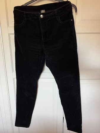Pantalons en velours côtelé