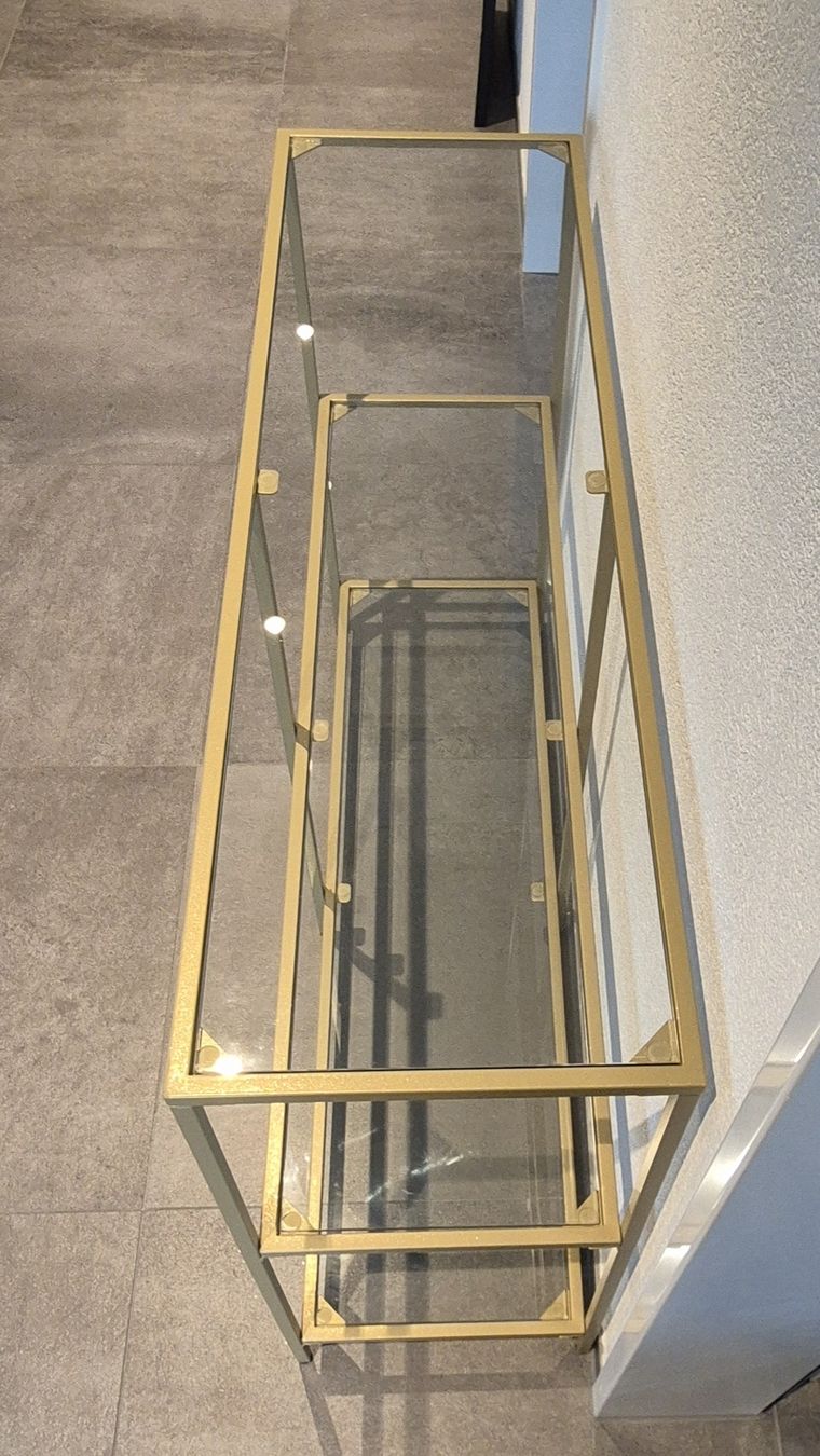 Vetrine: Goldfarbene Vitrine mit Glasablagen – Usato da Weiningen TG venduto da Remom90 1