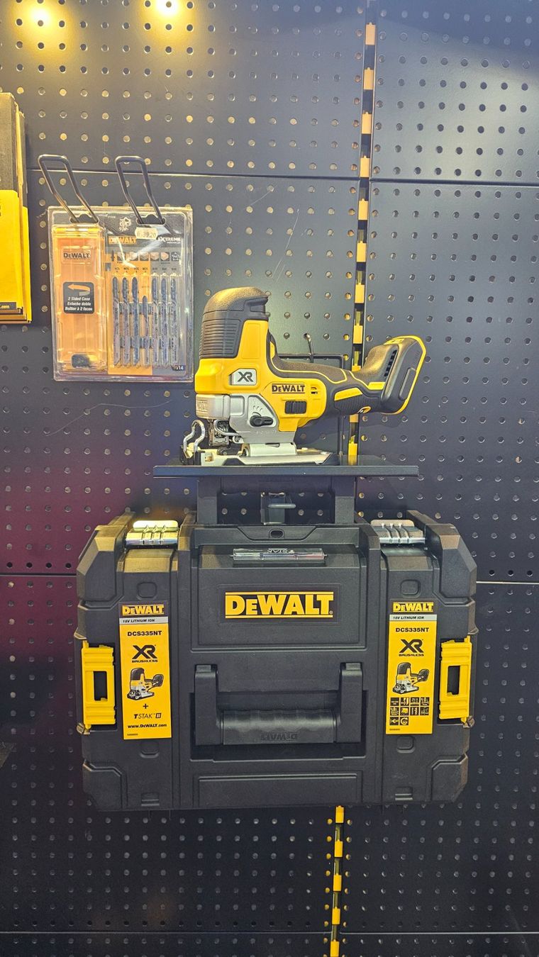 Dewalt Seghe: DeWALT 18V Akku Stichsäge DCS335NT Set – Nuovo e nell'imballaggio originale da Koppigen venduto da Bracher_Mail-House