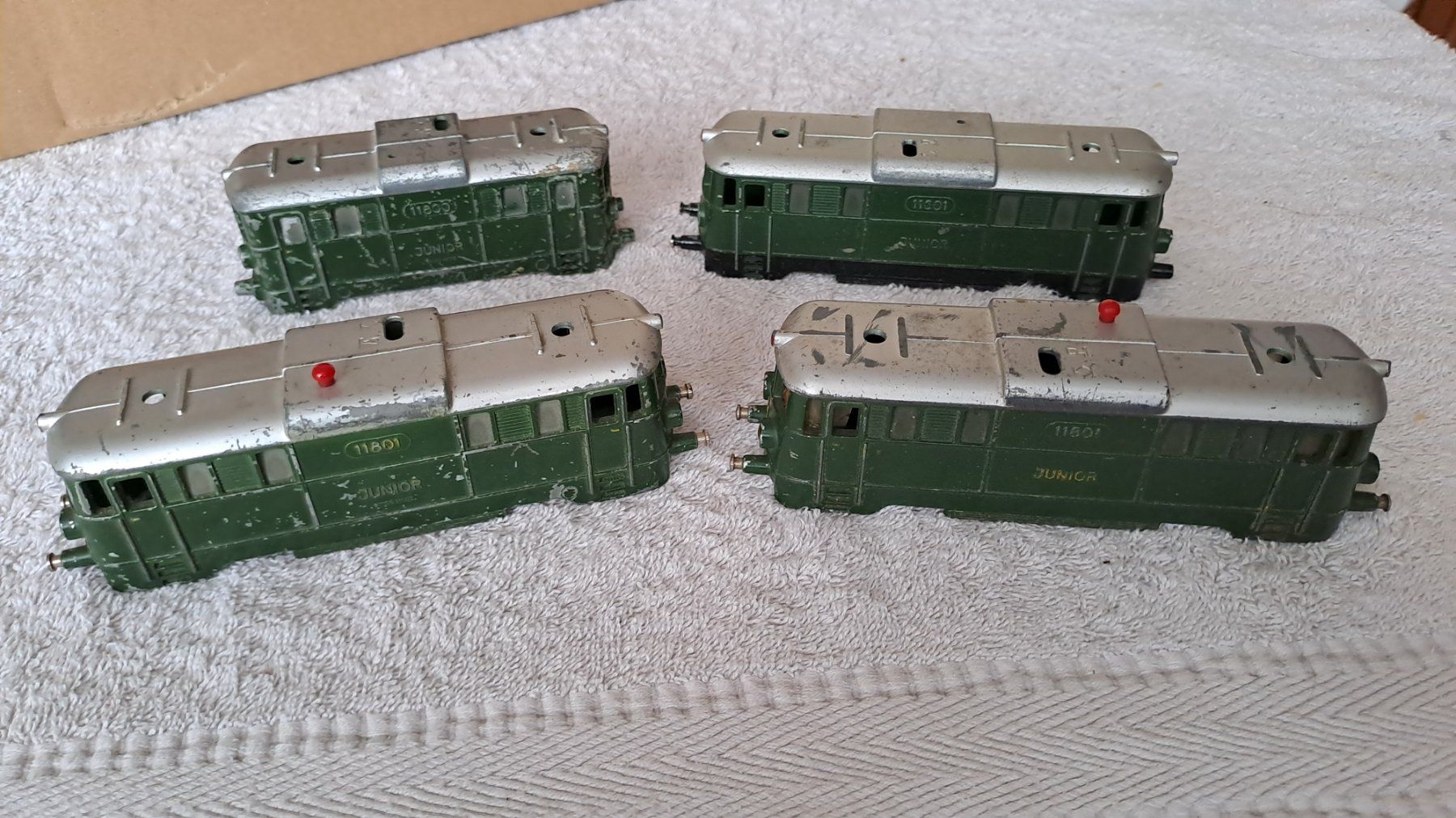Modellini di ferrovie: Junior 4 leere Gussgehäuse / 9 – Usato da Winterthur venduto da Riebeli333