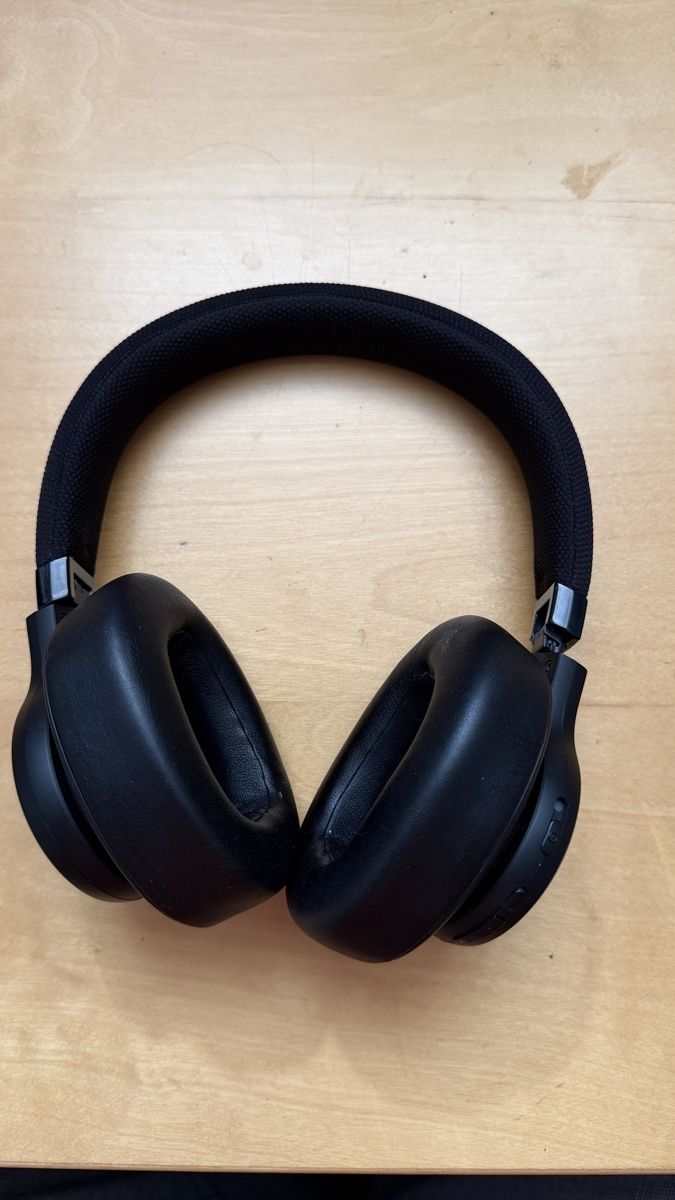 JBL Casques audio: JBL E65BTNC Bluetooth Over-Ear-Kopfhörer – D'occasion à Oftringen par Siblo