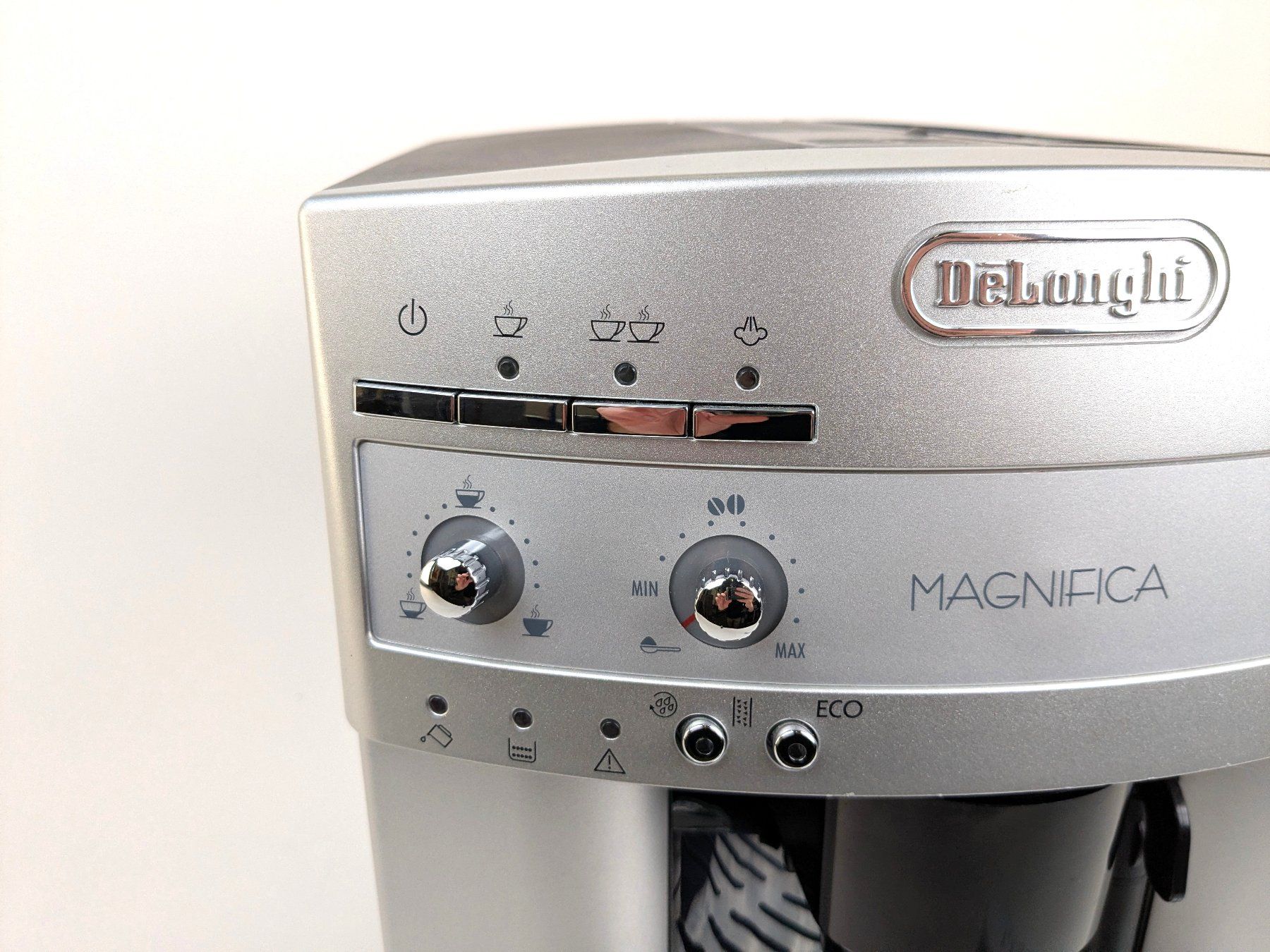 De'Longhi Macchine per caffè & Macchine per espresso: DELONGHI Magnifica Kaffeevollautomat – Usato da Dintikon venduto da Restwert_Dintikon 4