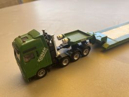 Camion SIKU vert, remorque