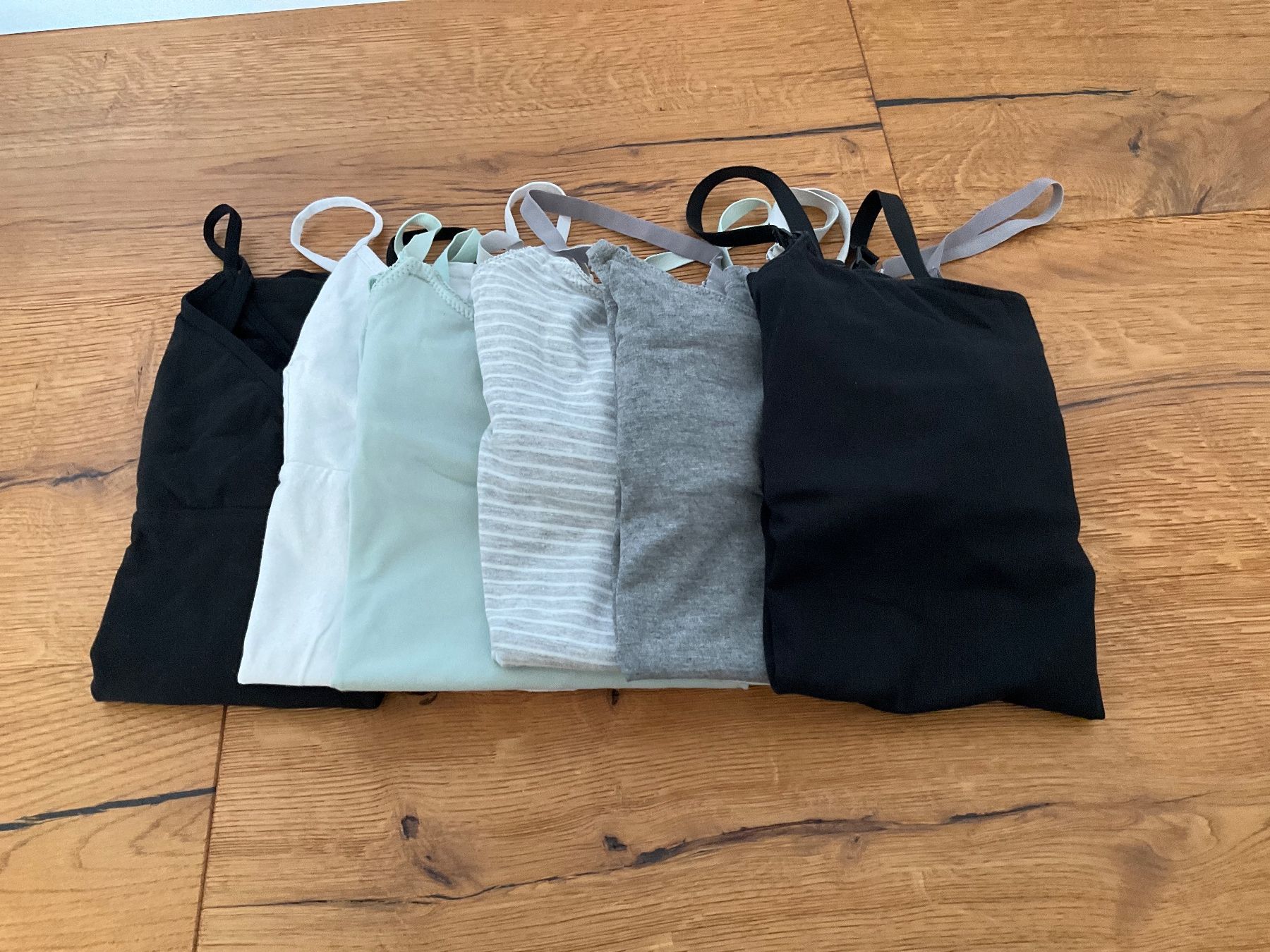H&M Lotti di vestiti: Kleiderpaket Stilltops – Usato da Bubikon venduto da ser_8hky