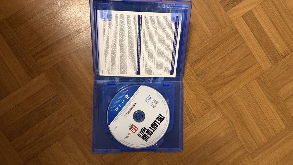 Sony Consoles: Ps4 mit 2 games und 1 kontroller mit kabel – Neuf (Voir description) à Allschwil par B.Bivona 6