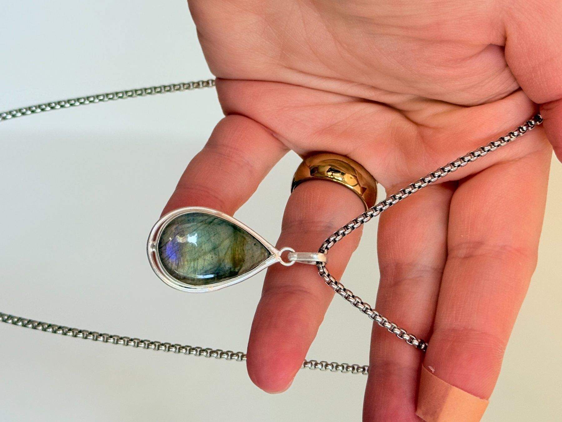 Catenine: Collier avec pendentif larme en labradorite – Nuovo e nell'imballaggio originale da Genève venduto da AGBERG 4