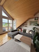 Modernes graues Ecksofa mit Halbinsel, guter Zustand