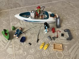 Playmobil summer boat ready for fishing