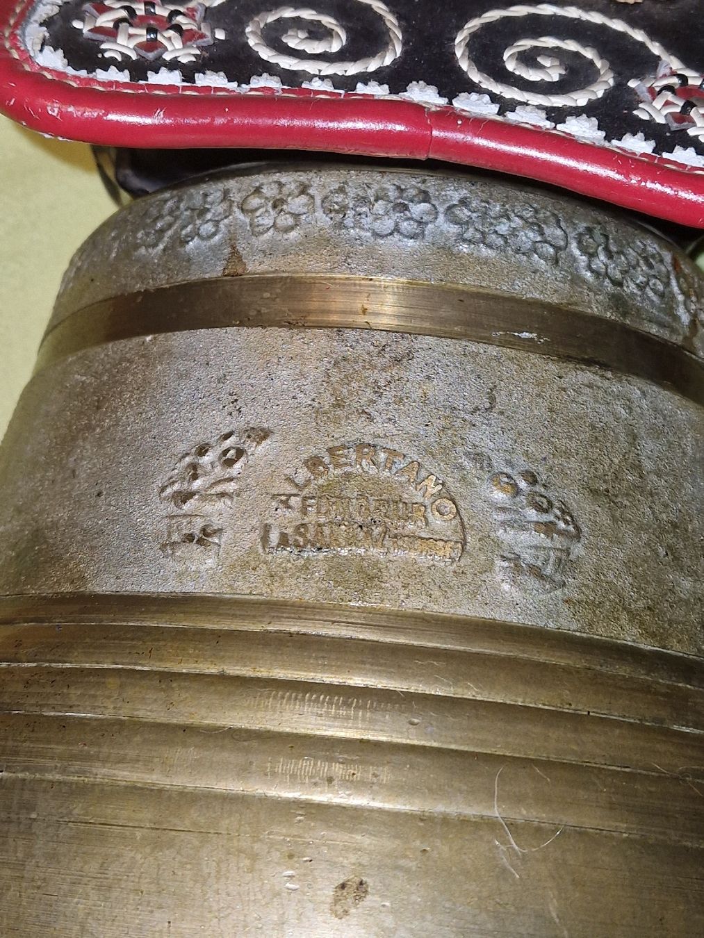 Campanacci mucche: Altes Schweizer Kuhglocken.Albertano. – Usato da Willisau venduto da mar_j55v 8