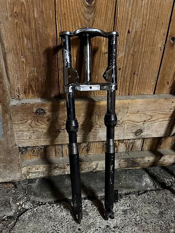 Pièces pour mobylette: Mofa Gabel zu verkaufen  – D'occasion à Buhwil par Knuddelber