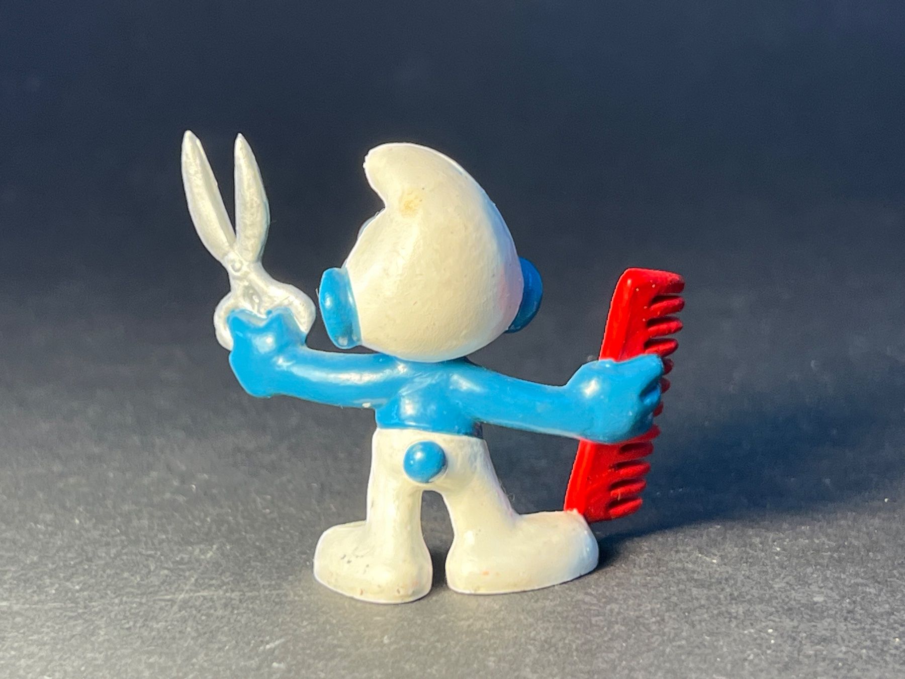 Bullyland Statuette: Peyo Schlumpf 20110 Friseur Smurf Bully – Usato da Ennetbaden venduto da mapa05 1