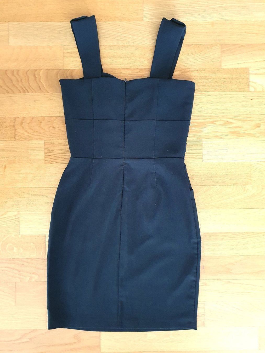Kleider: Cocktailkleid von Laura Scott – Neu (gemäss Beschreibung) aus Lachen SZ von It_is_what_it_is 3