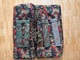 8 Original Schweizer Armee Militärblachen & Zeltstangen