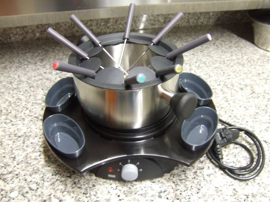 Küchengeräte: Elektrisches - Fondue - Set – Gebraucht aus Hospental von karlgorinne