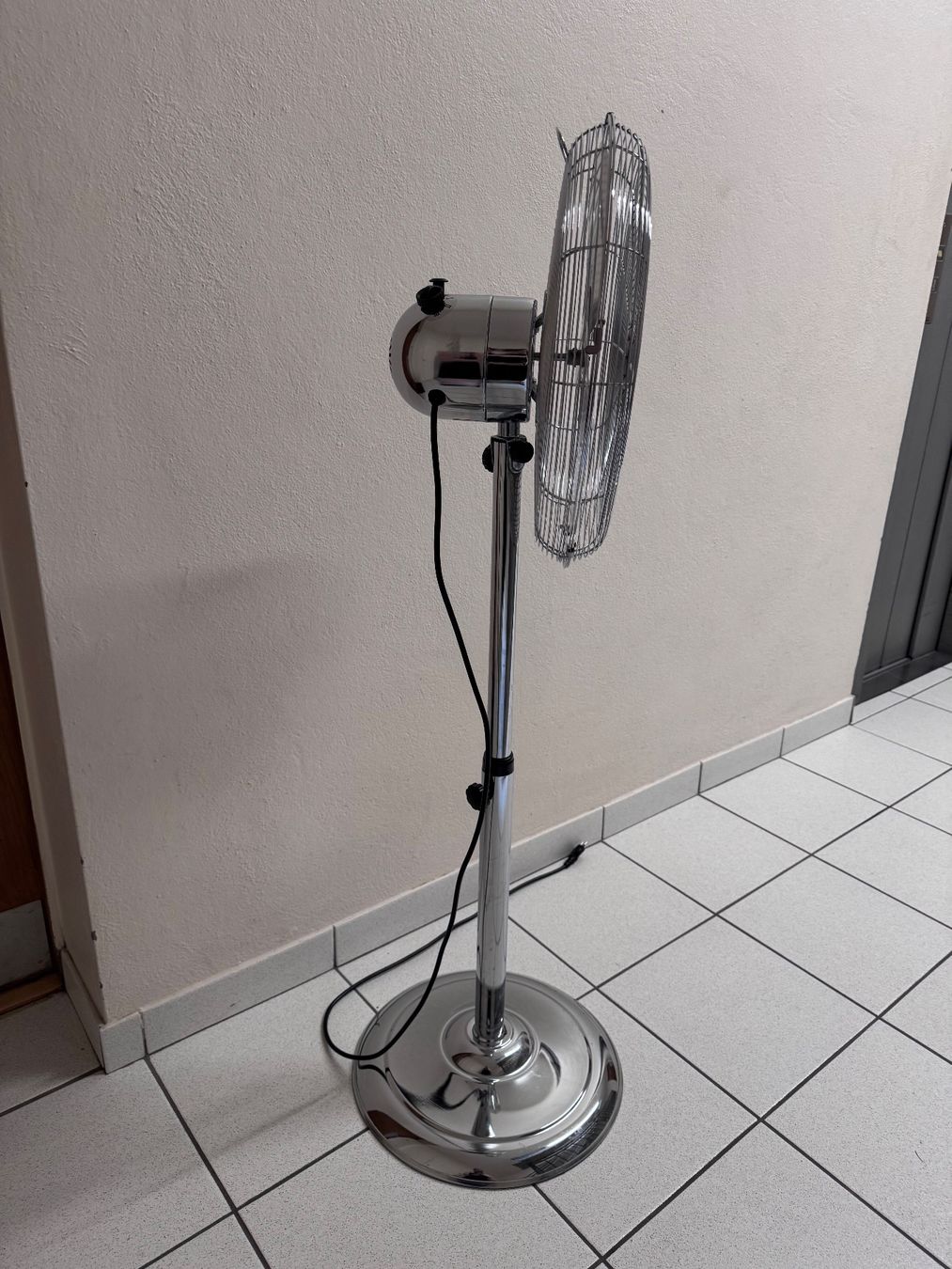 Ventilatori: Ventilateur sur pied Style Rétro Chromé – Usato da Genève venduto da k1164 3