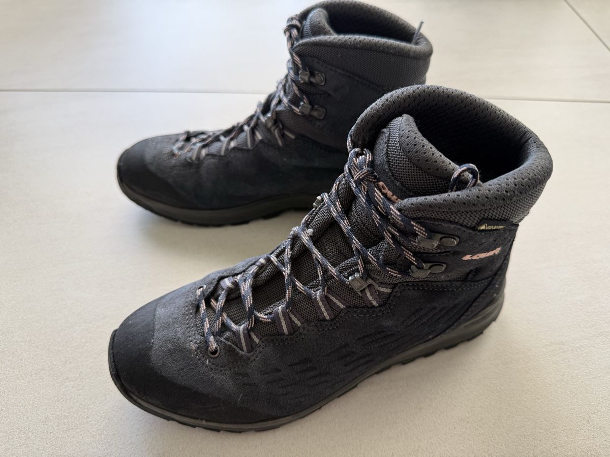 Lowa Scarpe da donna: Wanderschuhe LOWA Gore-Tex Grösse 39 dunkelblau – Usato da Oberdorf NW venduto da Yomo1 2