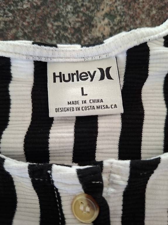 T-shirt: Hurley Shirt – Nuovo e nell'imballaggio originale da Frauenfeld venduto da miclapesa