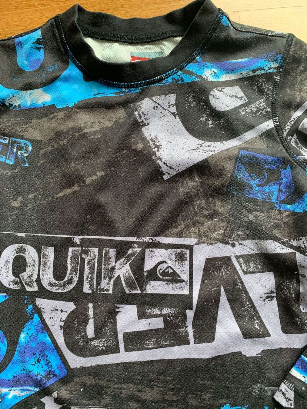 Camicie, T-shirt & Polo: QuickSilver Mid Layer Gr. 140 – Usato da Killwangen venduto da Zermatt5 1