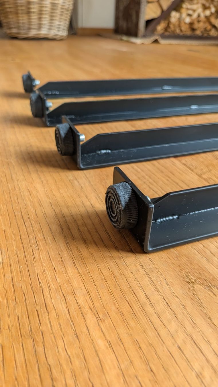 Autre mobilier: Tischbeine 4 Stk. schwarz neu – Neuf (Voir description) à Flüelen par cel_m527 1