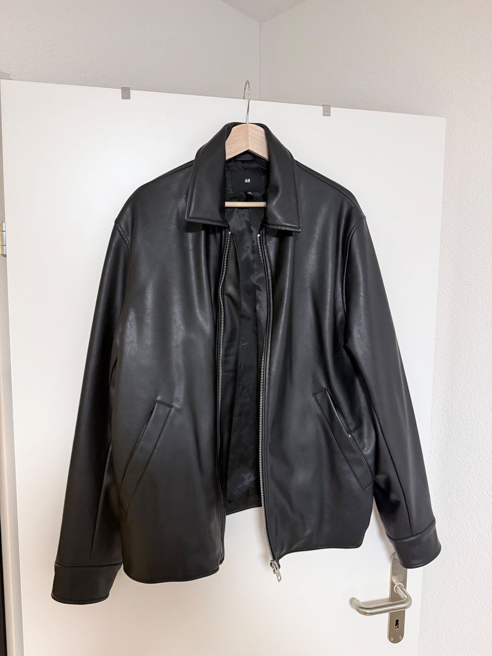H&M Giacche: Schwarze faux Lederjacke H&M – Nuovo (secondo la descrizione) da Münchwilen TG venduto da terlizz1 2
