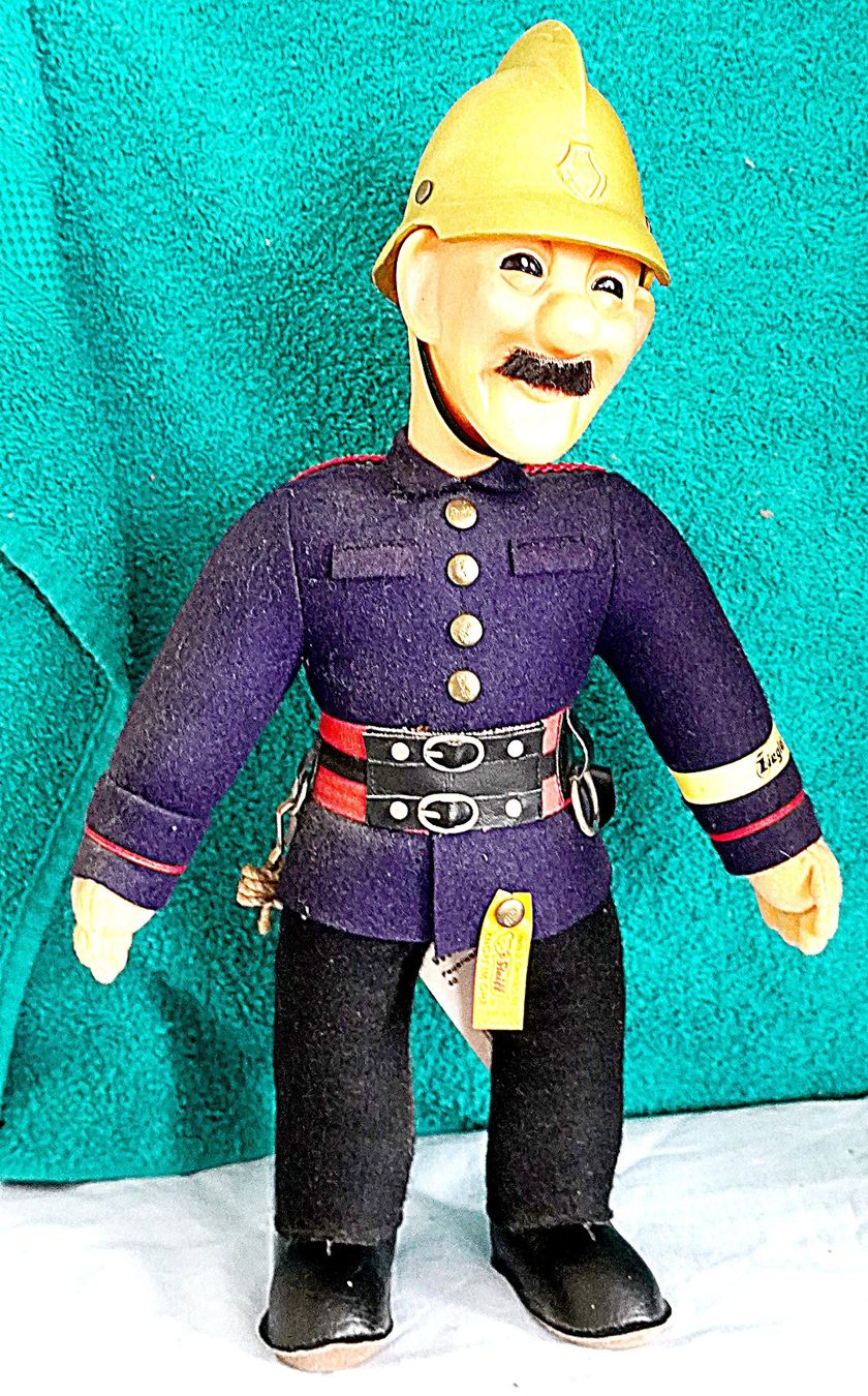 Steiff Giocattoli: Feuerwehr Mann Steiff alt – Usato da Baar venduto da 2cvbaar 2