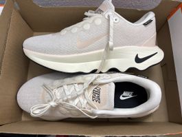 Nike Motiva GTX Sneaker, Gr. 42.5, Neu