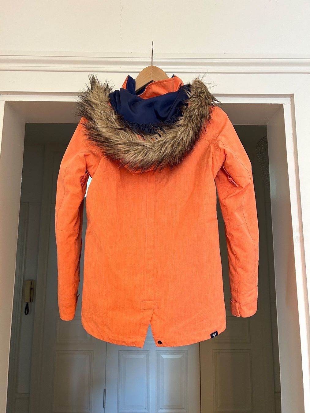 Roxy Jacken & Mäntel: Lachsfarbene Ski Jacke mit Kapuze von Roxy – Gebraucht aus Zürich von pgr_9pzn 1