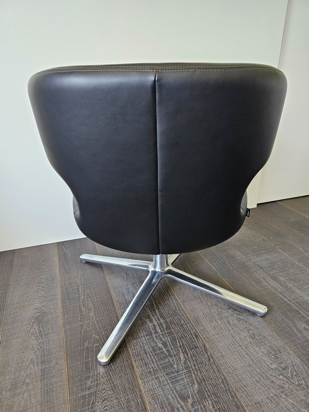 Vitra Poltrone: DESIGN VITRA Petit Repos Ledersessel – Usato da Münchenstein venduto da Trayo 6