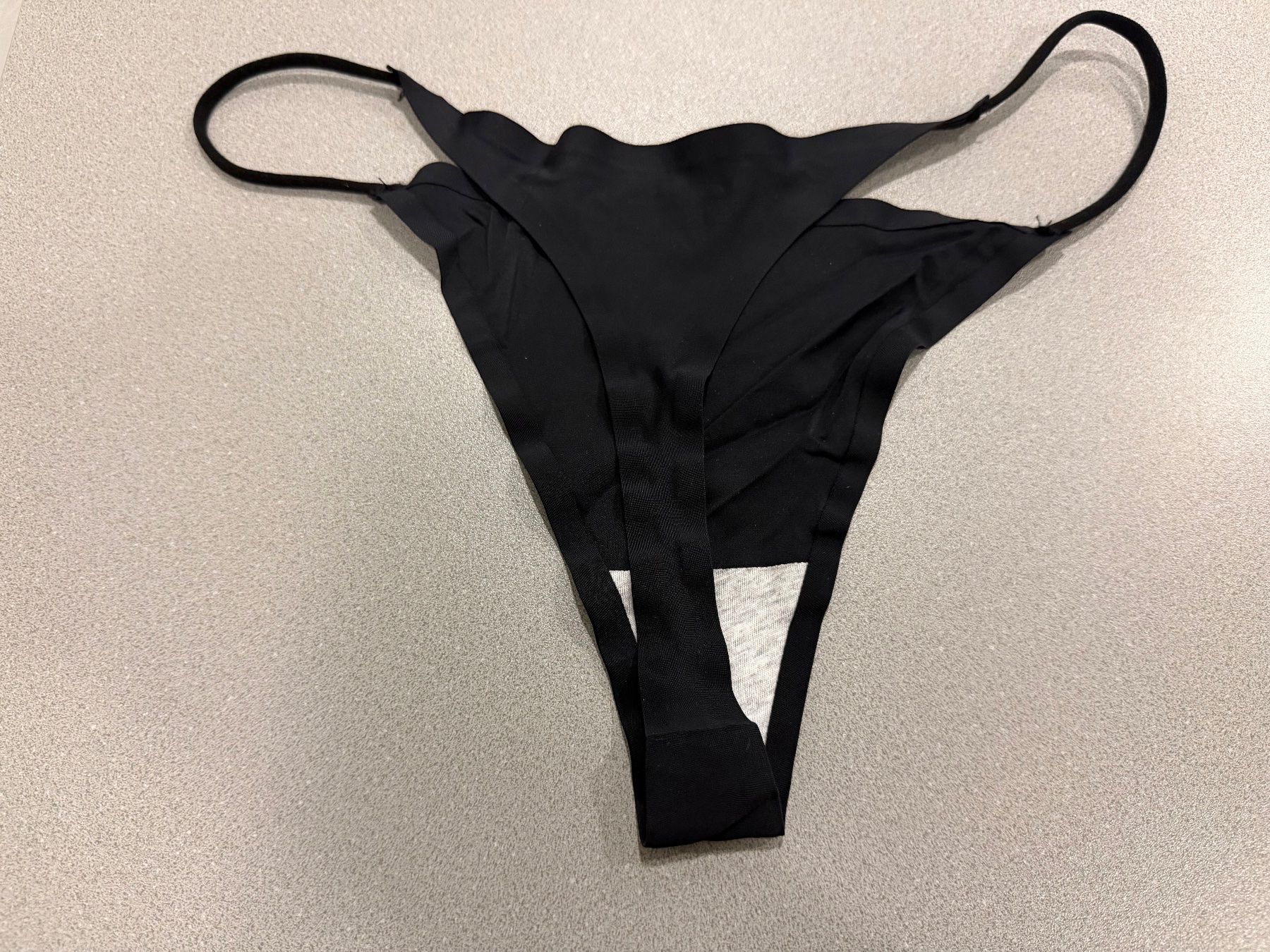 Altra biancheria intima: Schwarzer String Tanga, Grösse M - NEU! – Nuovo e nell'imballaggio originale da Wohlen AG venduto da abaci 1