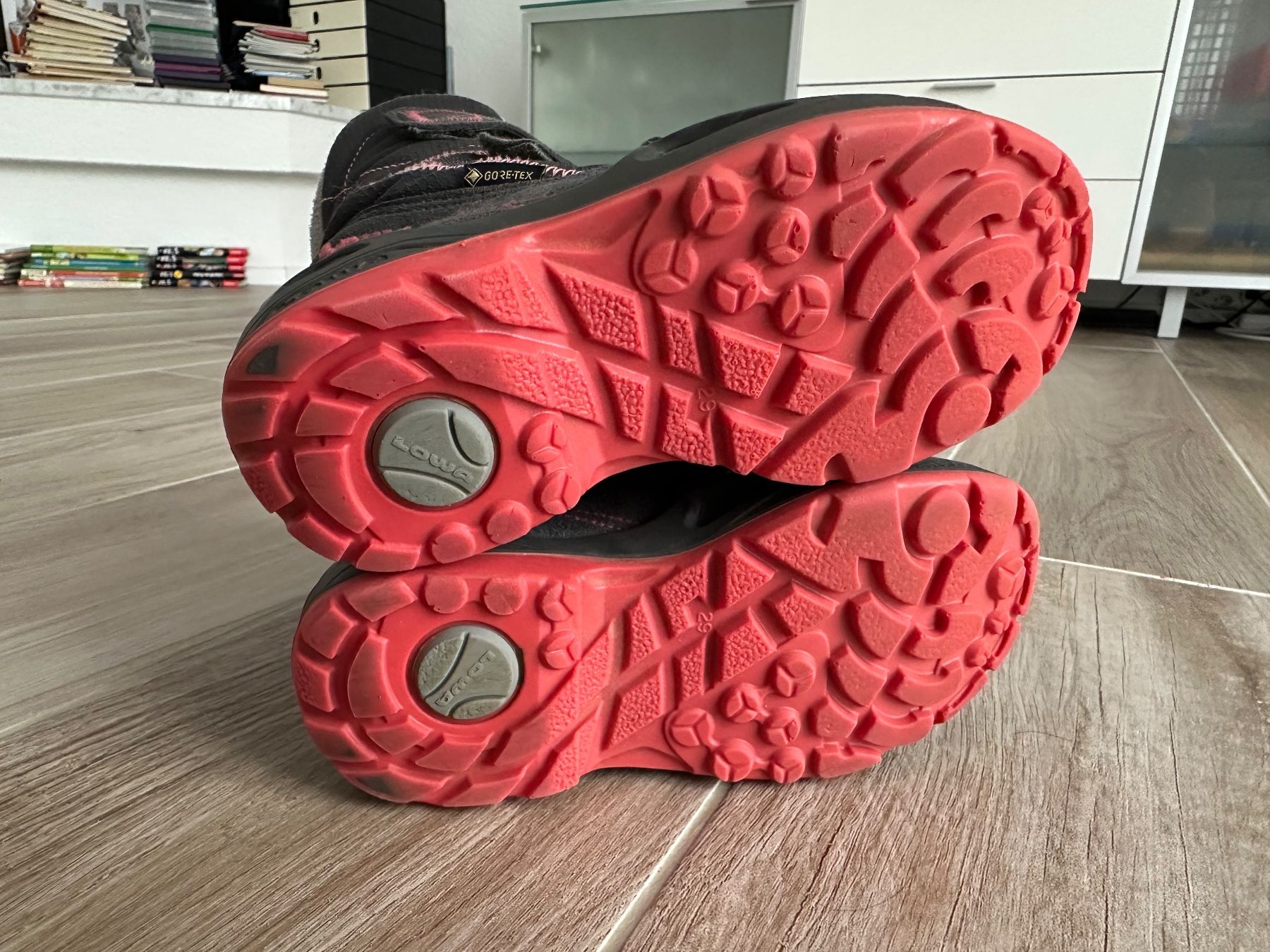 Lowa Scarpe per ragazze: Lowa Milo Goretex Winterstiefel Gr. 29 – Usato da Rudolfstetten venduto da Joyw 3