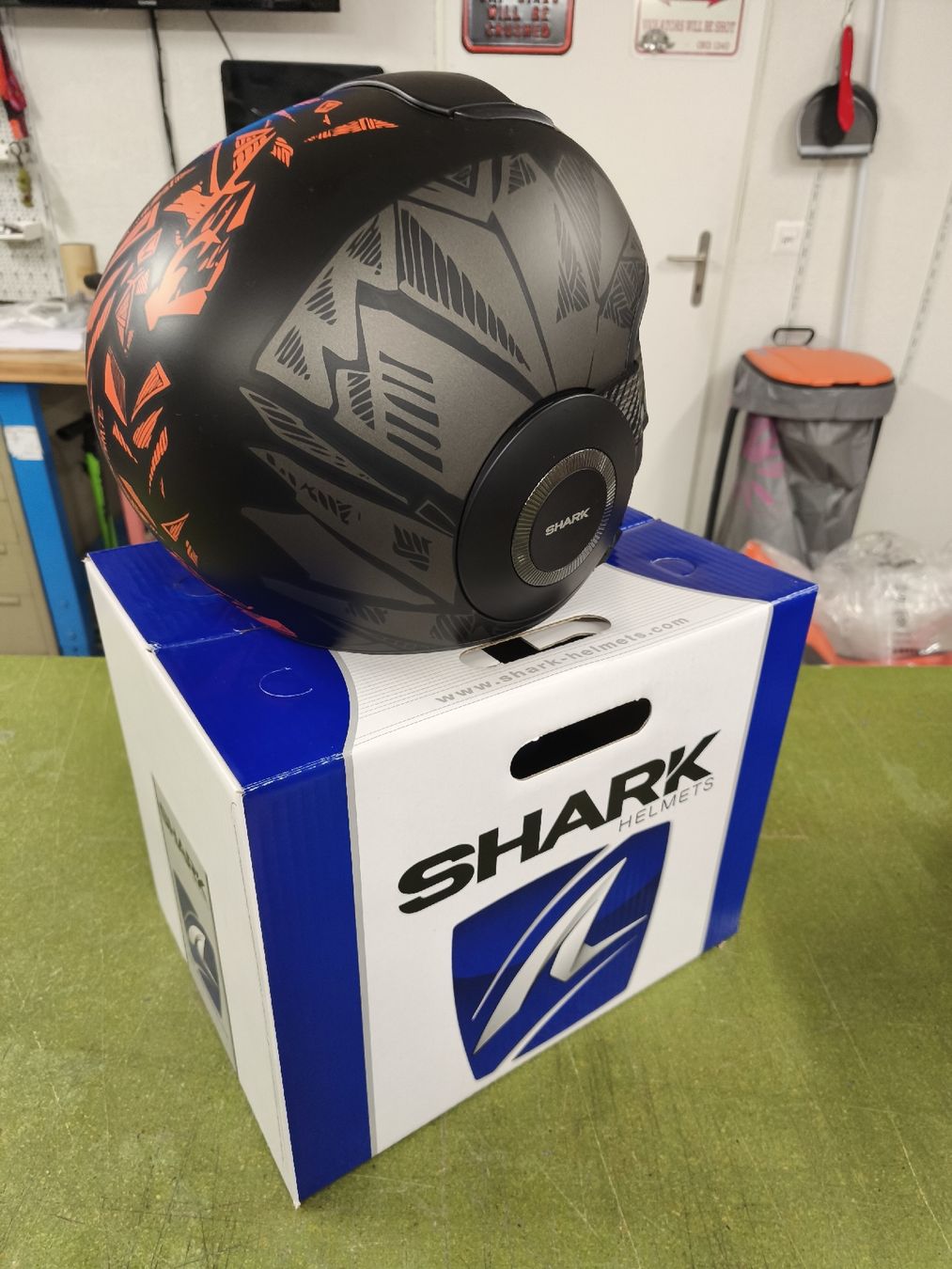 Helme & Visiere: Sharke Drake Helm Grösse L – Gebraucht aus Glattfelden von Optimus-Prime 6