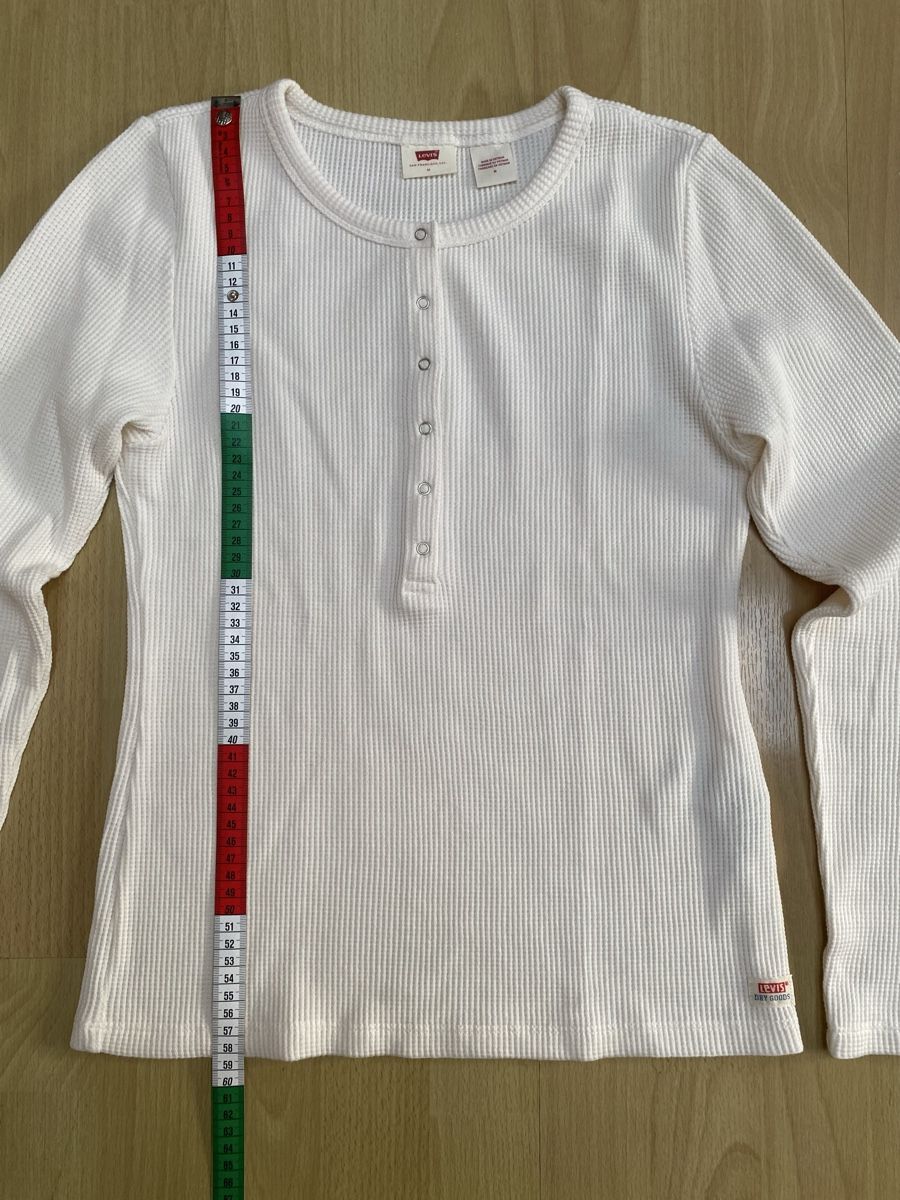 Levi's Pullover & Sweatshirts: Pullover Levi's cremeweiss Gr. M Neu – Neu und originalverpackt aus Buochs von H16 5