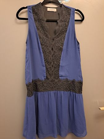 Robe Sandro bleu dentelle élégante été taille 2