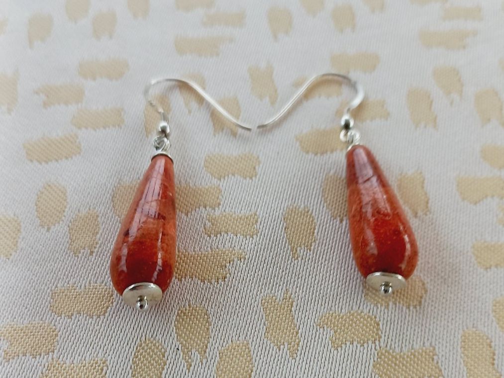 Orecchini pendenti & Orecchini a lobo: Korallen Ohrhänger mit echtem Silber. – Nuovo e nell'imballaggio originale da Winistorf venduto da acreativ2 1