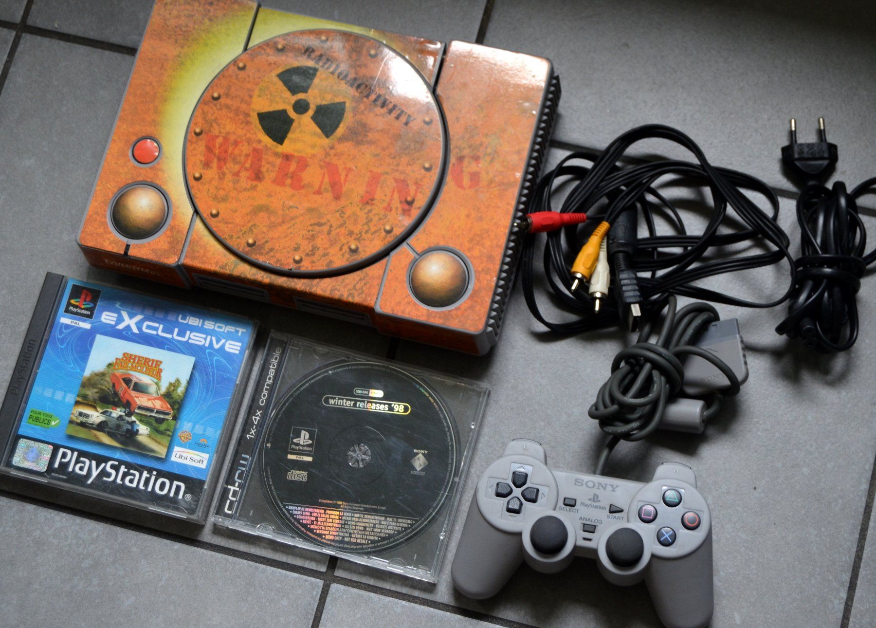 Sony Konsolen: Playstation 1 / PSX SCPH-9002 – Gebraucht aus Collonges von arashee 1