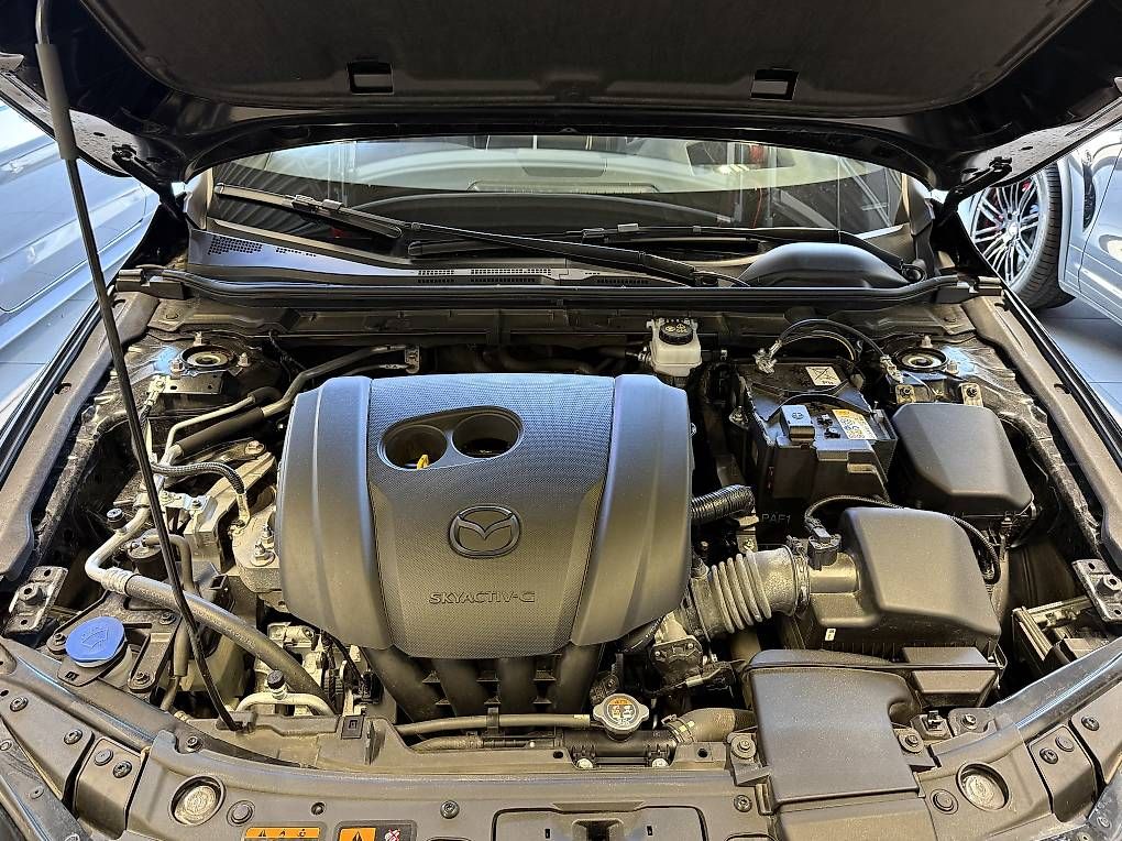 Automobili: Mazda 3 Jet Black 2023 – Usato da Lausanne venduto da fla_98vr 3
