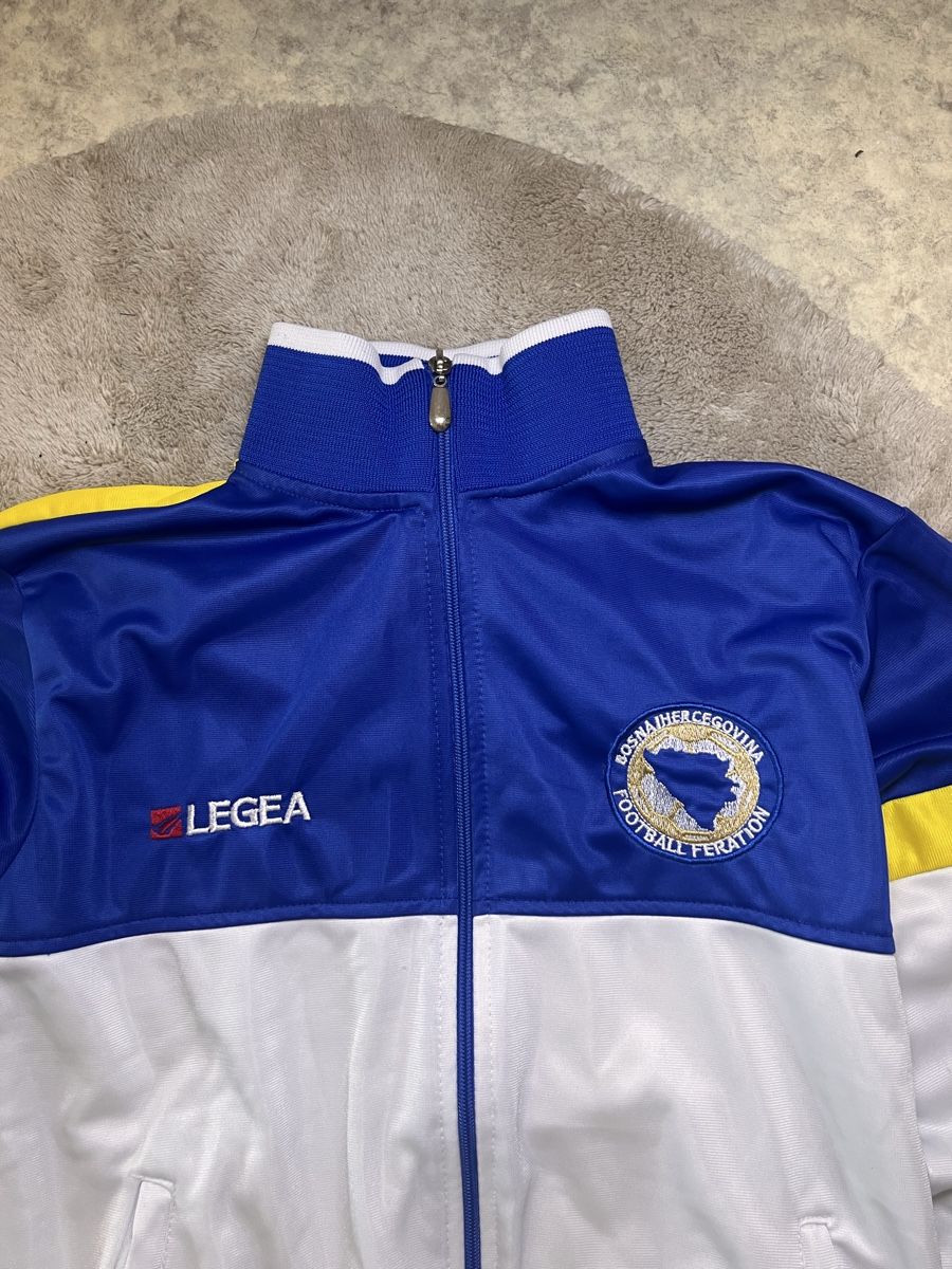 Giacche: Bosnien Trainingsjacke Gr. XS – Nuovo (secondo la descrizione) da Basel venduto da caj_l6qk 1