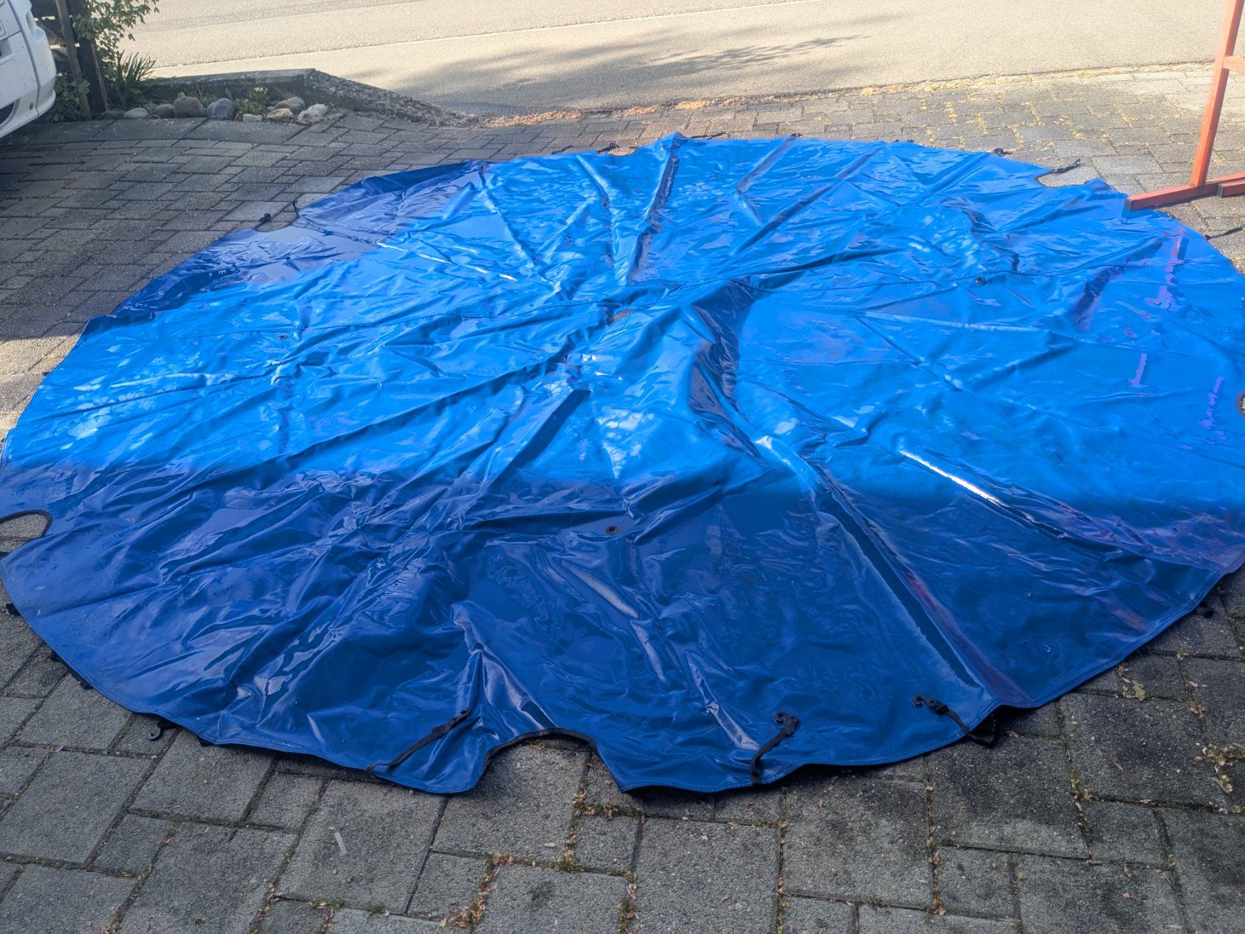 Bea Trampolini: Trampolinabdeckung 3.25m Durchmesser – Usato da Seuzach venduto da Gajos