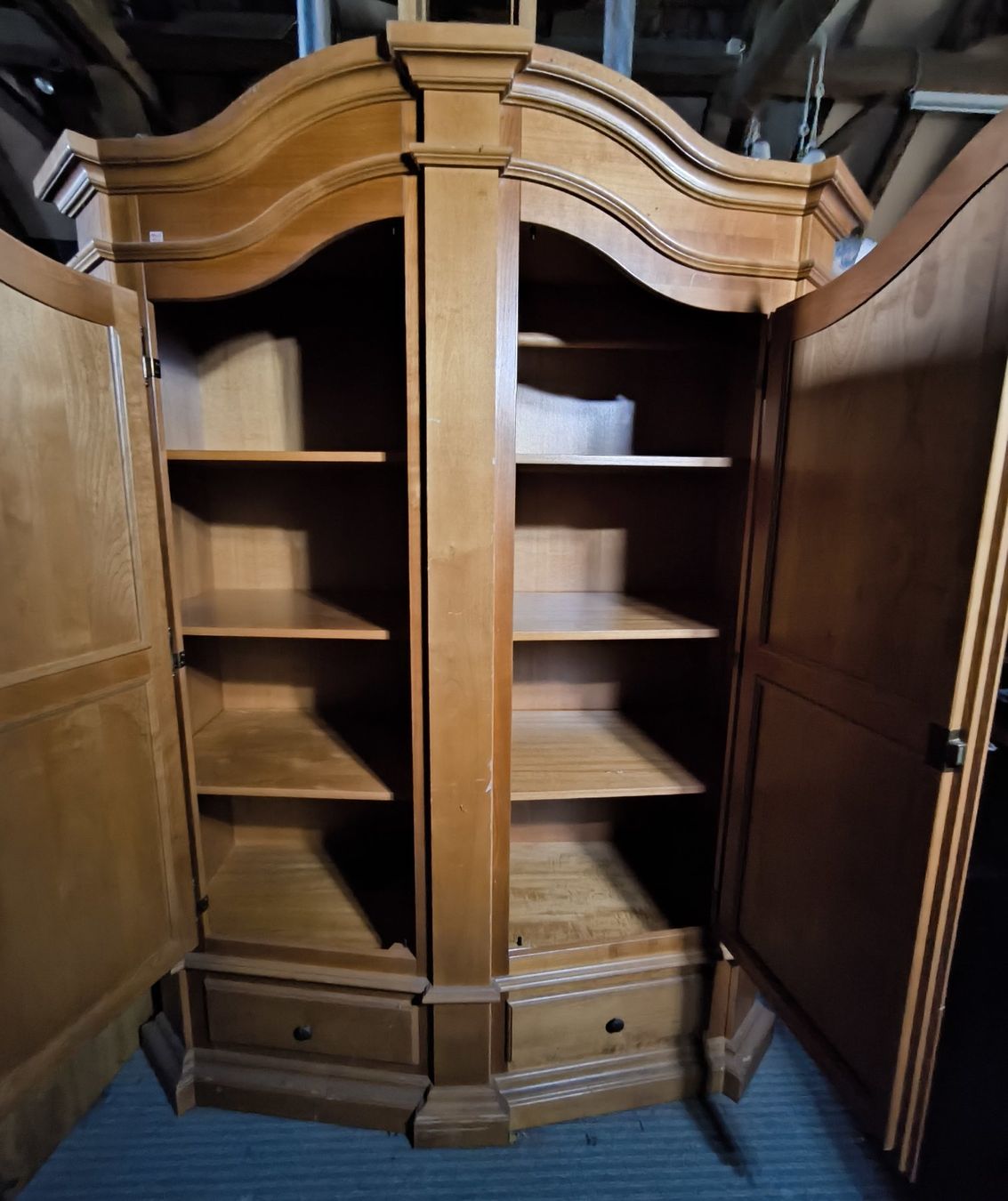 Armadi: Barockschrank 2 Türig, Kirschbaum – Usato da Rorschacherberg venduto da snOOpydOg11 2