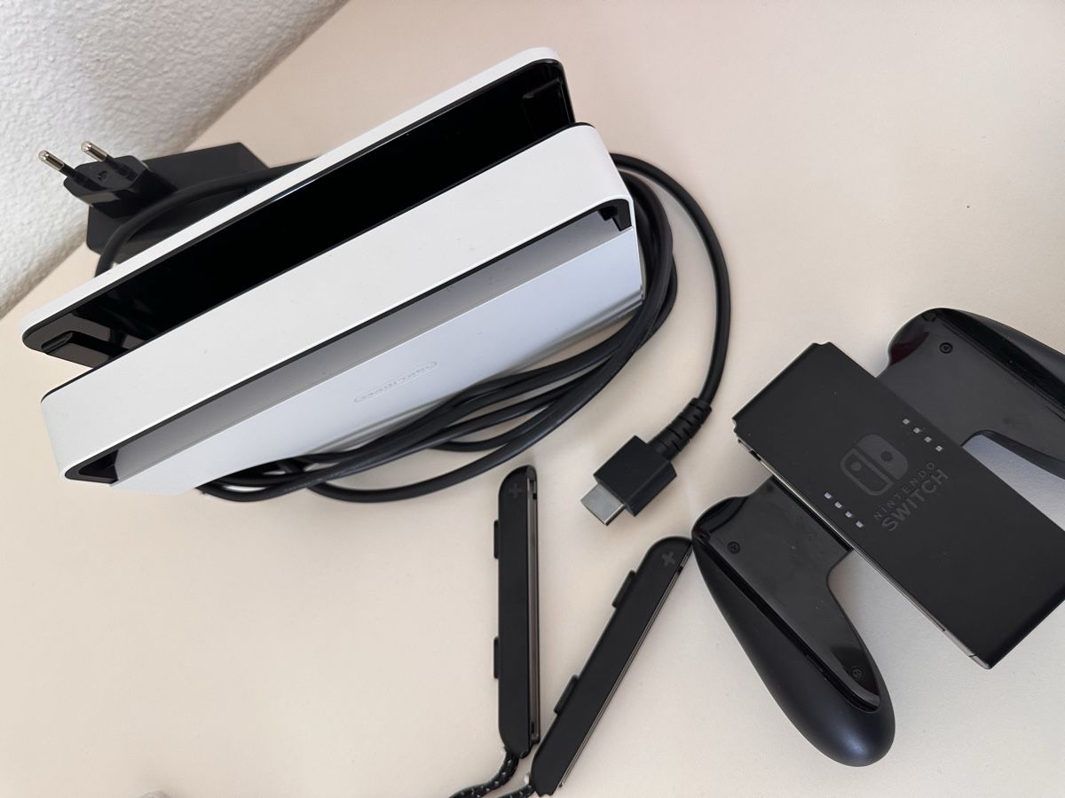 Nintendo Konsolen: Nintendo Switch OLED Model – Neu (gemäss Beschreibung) aus Reiden von LisiC 2