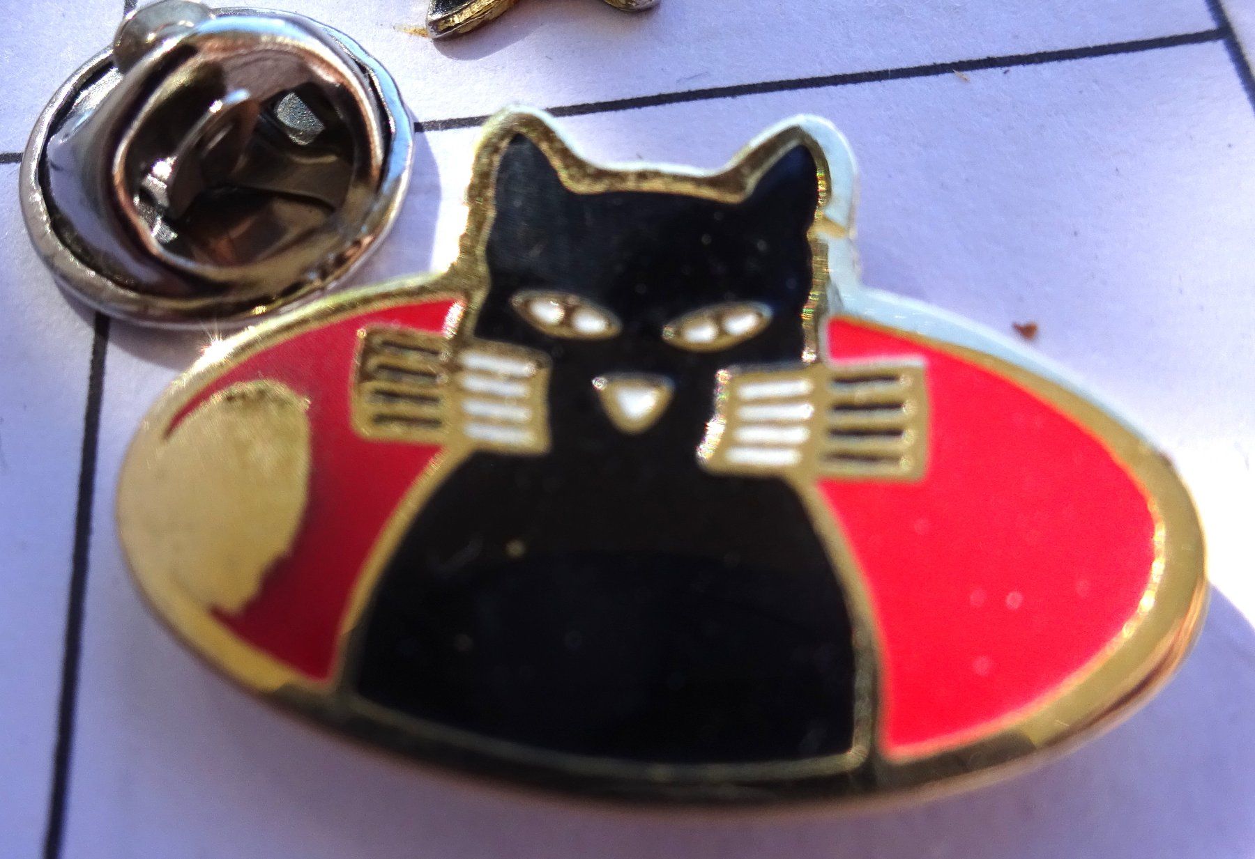 Placchette & Badge: Pin Katzenkopf, Cats Oval – Usato da Utzenstorf venduto da BUtter81