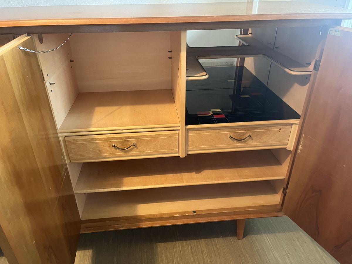 Büffets: Mid-Century Sideboard / Vintage Anrichte mit Barfach – Gebraucht aus Niederweningen von deb_6qky 2