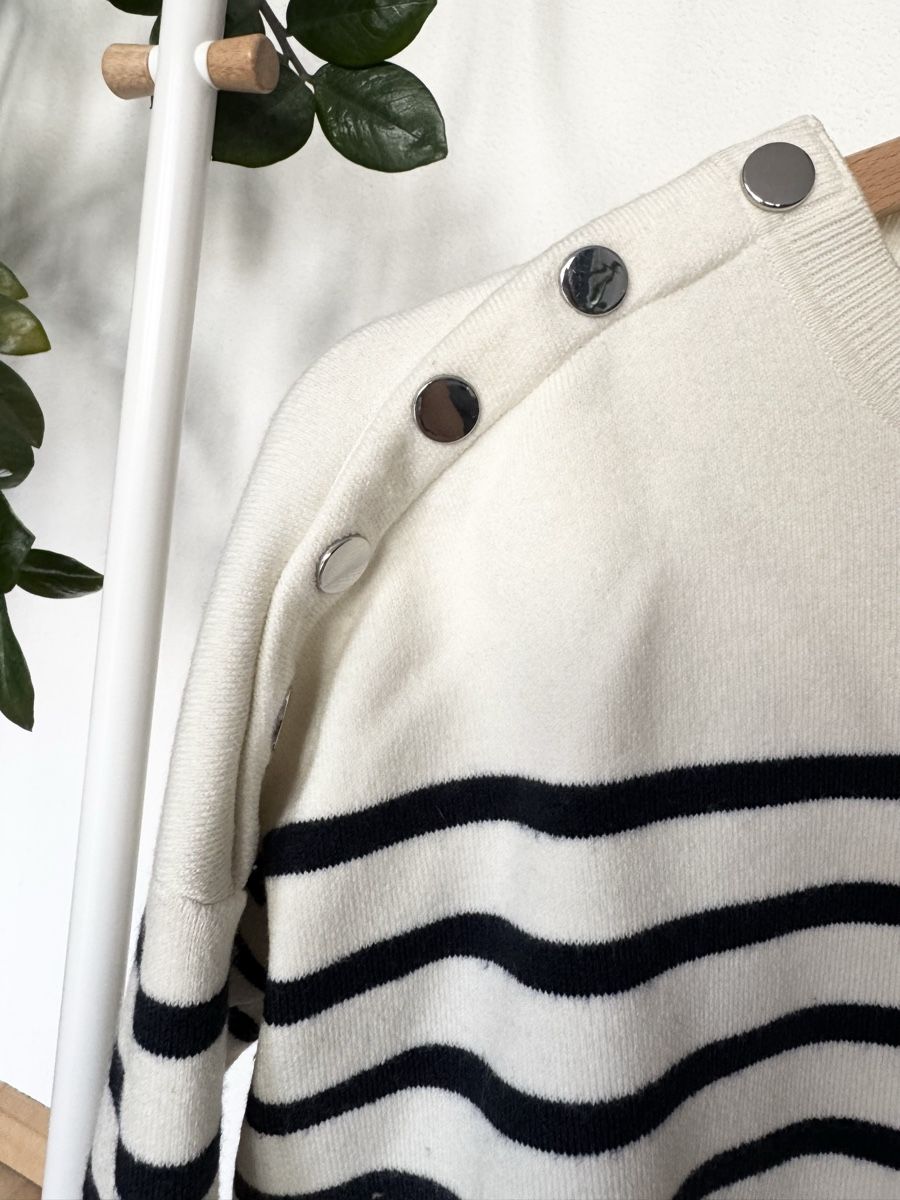 Maje Pullover & Sweatshirts: Maje Wollpullover mit Strass-Herz, Gr. 1 – Neu (gemäss Beschreibung) aus Basel von mot_2r9g 2