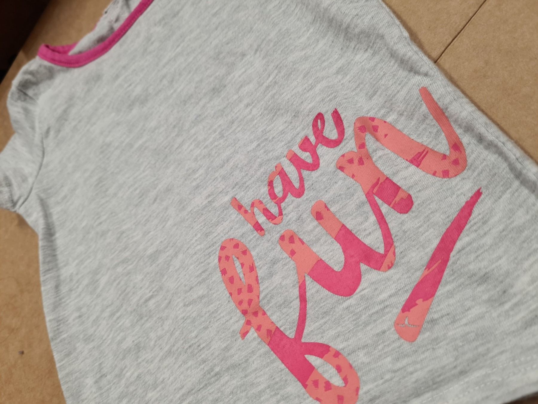 Chemises, Tops & T-shirts: Baby T-Shirt 80 – D'occasion à Amriswil par used2use